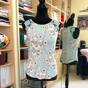 Lace Trimmed Florall Top